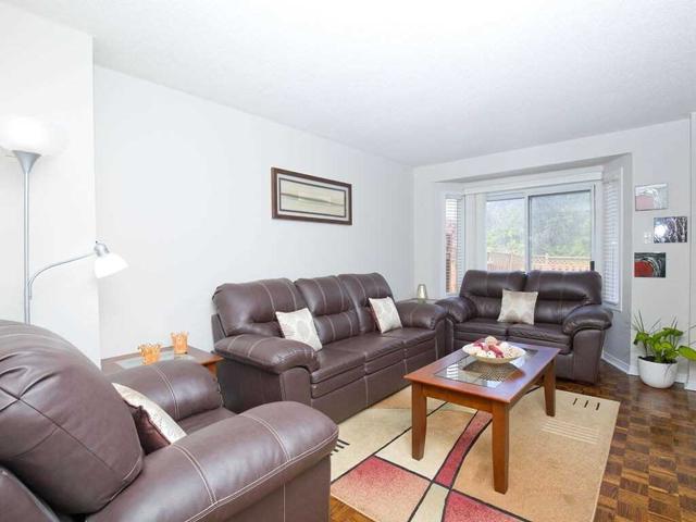 25 Murdoch Dr, House detached with 3 bedrooms, 3 bathrooms and 5 parking in Brampton ON | Image 36