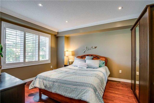 3186 Joel Kerbel Pl, House attached with 4 bedrooms, 4 bathrooms and 2 parking in Mississauga ON | Image 9