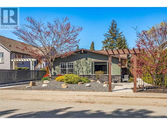 664 Patterson Avenue, House detached with 5 bedrooms, 3 bathrooms and 1 parking in Kelowna BC | Image 3
