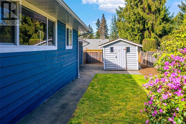 606 Moresby Ave, House detached with 3 bedrooms, 2 bathrooms and 4 parking in Qualicum Beach BC | Image 42