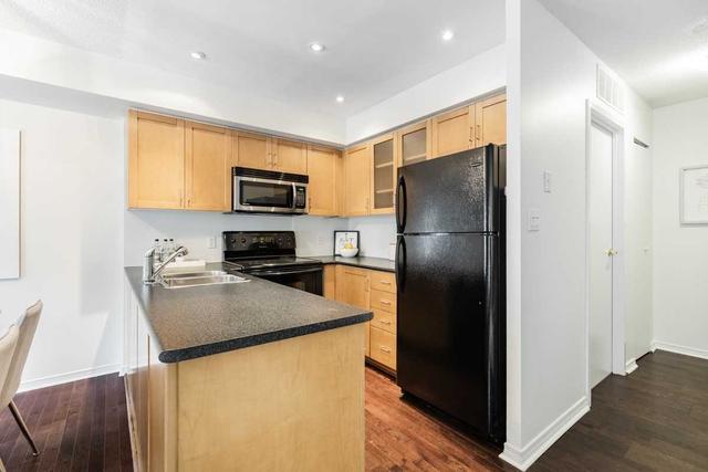 809 - 46 Western Battery Rd, Townhouse with 2 bedrooms, 2 bathrooms and 1 parking in Toronto ON | Image 5