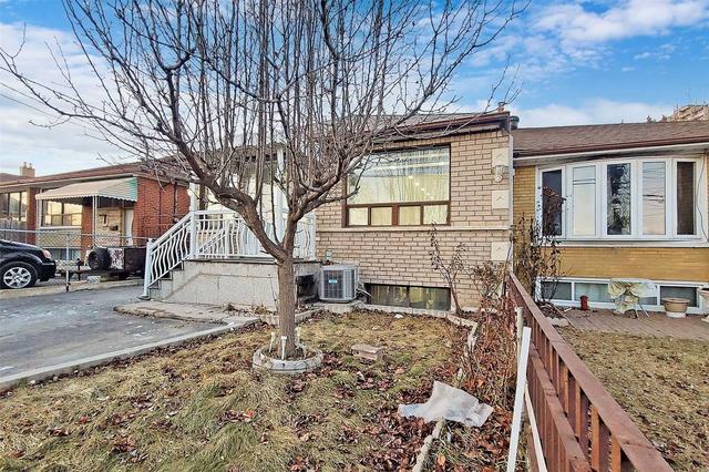 36 Lanyard Rd, House semidetached with 3 bedrooms, 4 bathrooms and 7 parking in Toronto ON | Image 23
