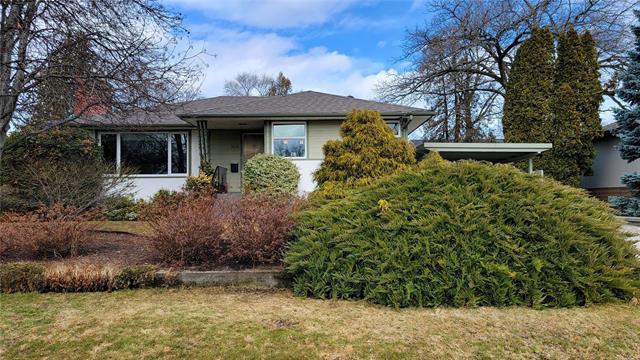 366 Glenwood Avenue, House detached with 3 bedrooms, 1 bathrooms and 3 parking in Kelowna BC | Card Image
