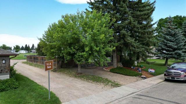 4126 36 Street, House detached with 4 bedrooms, 1 bathrooms and 2 parking in Red Deer AB | Image 38