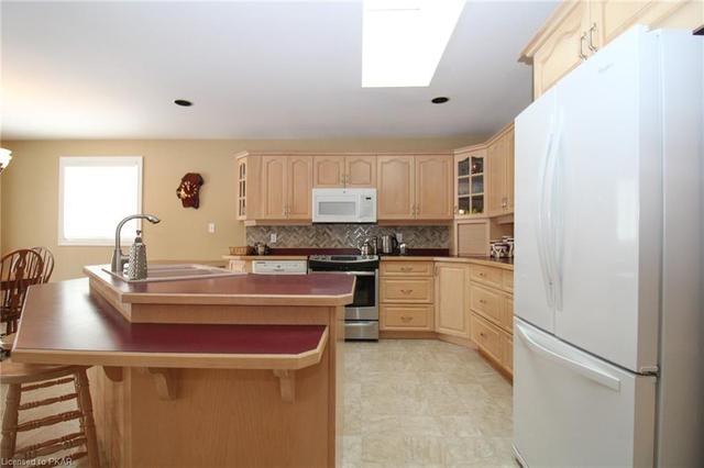 1295 Cedargrove Drive, House detached with 4 bedrooms, 3 bathrooms and null parking in Peterborough ON | Image 7