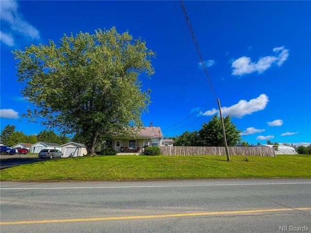 1417 Des Pionniers Avenue, House detached with 4 bedrooms, 1 bathrooms and null parking in Balmoral VL NB | Image 19