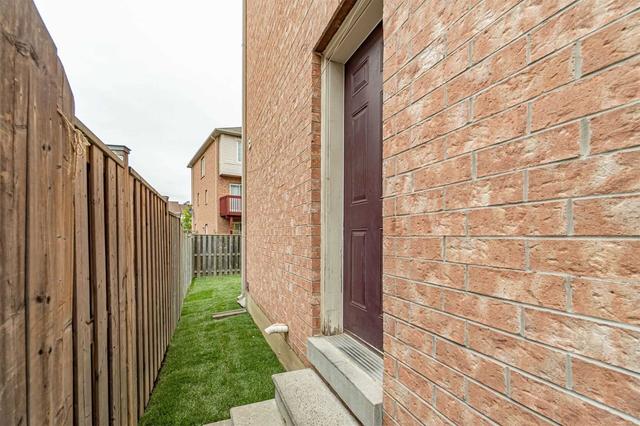 22 Pedigree Mews, House semidetached with 3 bedrooms, 5 bathrooms and 3 parking in Toronto ON | Image 28