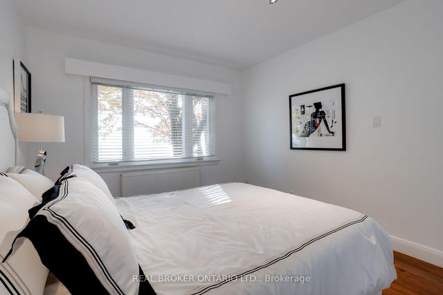 33 Crescentwood Rd, House detached with 3 bedrooms, 2 bathrooms and 4 parking in Toronto ON | Image 8