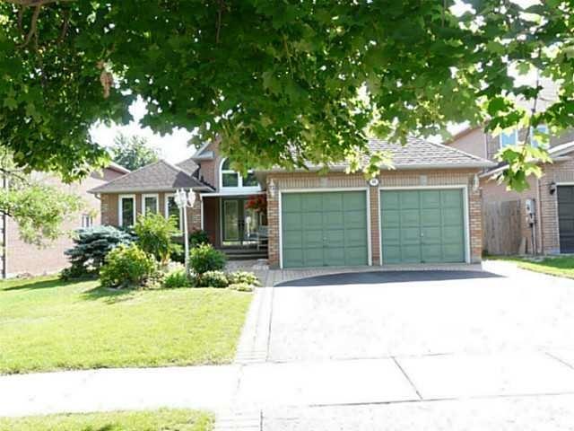 85 Cityview Circ, House detached with 2 bedrooms, 2 bathrooms and 4 parking in Barrie ON | Image 1