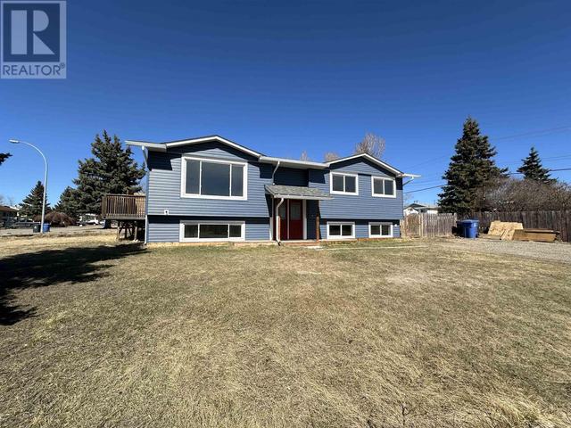 8616 91 Avenue, House detached with 4 bedrooms, 2 bathrooms and null parking in Fort St. John BC | Image 1
