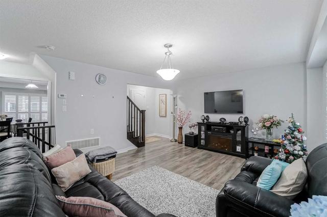 6 Allium Rd, House attached with 3 bedrooms, 3 bathrooms and 2 parking in Brampton ON | Image 11