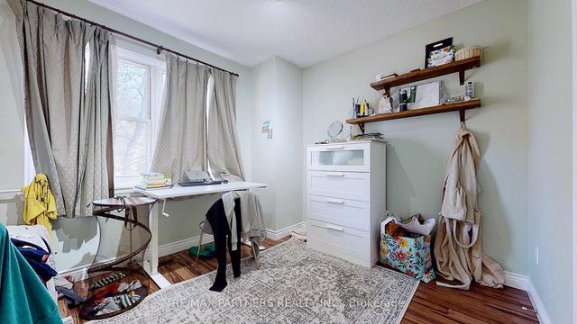 5 Aitken Pl, House attached with 3 bedrooms, 1 bathrooms and 1 parking in Toronto ON | Image 9