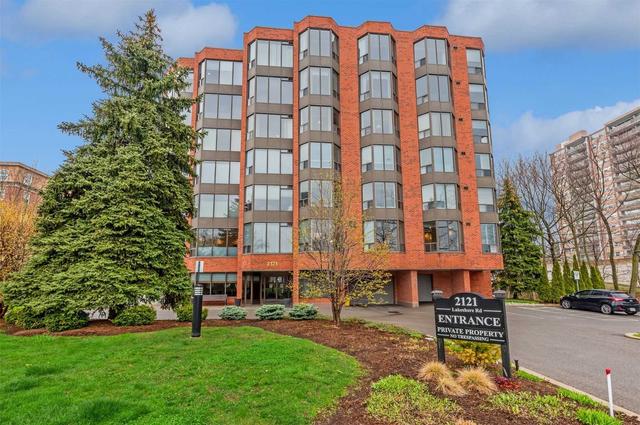 202 - 2121 Lakeshore Rd, Condo with 2 bedrooms, 2 bathrooms and 1 parking in Burlington ON | Image 1
