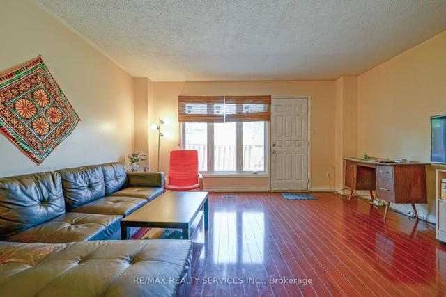 143 - 475 Bramalea Rd, Townhouse with 3 bedrooms, 2 bathrooms and 2 parking in Brampton ON | Image 3