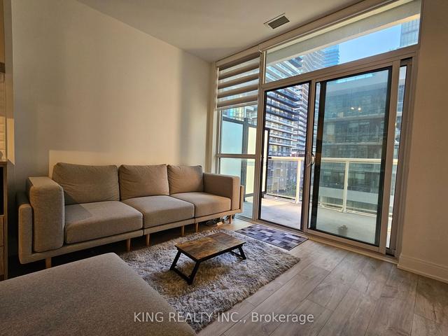 405 - 65 Annie Craig Dr S, Condo with 2 bedrooms, 2 bathrooms and 1 parking in Toronto ON | Image 6