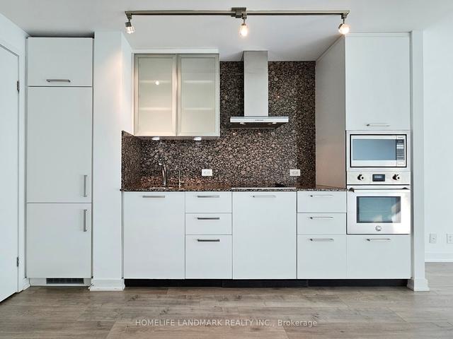 3908 - 12 York St, Condo with 0 bedrooms, 1 bathrooms and 0 parking in Toronto ON | Image 9