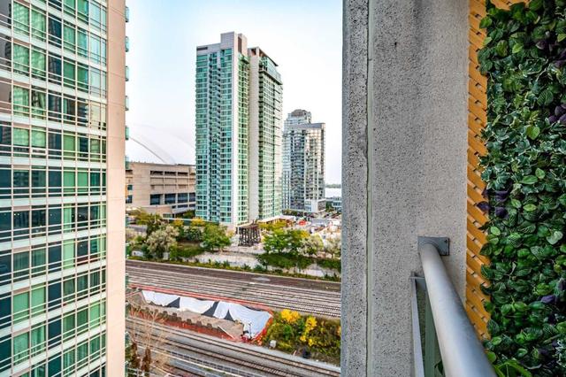 1109 - 397 Front St, Condo with 1 bedrooms, 1 bathrooms and 1 parking in Toronto ON | Image 7