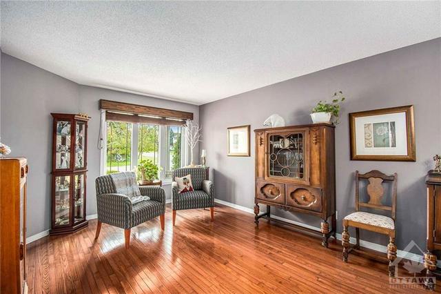 3342 Descotes Circle, House detached with 3 bedrooms, 3 bathrooms and 6 parking in Clarence Rockland ON | Image 4