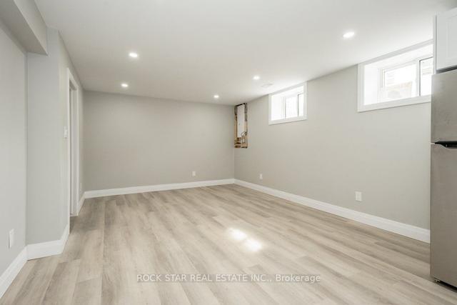 110 Clarence St, House detached with 2 bedrooms, 2 bathrooms and 3 parking in Brantford ON | Image 26