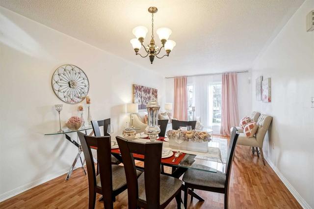 6 Sherbo Cres, House detached with 3 bedrooms, 3 bathrooms and 3 parking in Brampton ON | Image 3