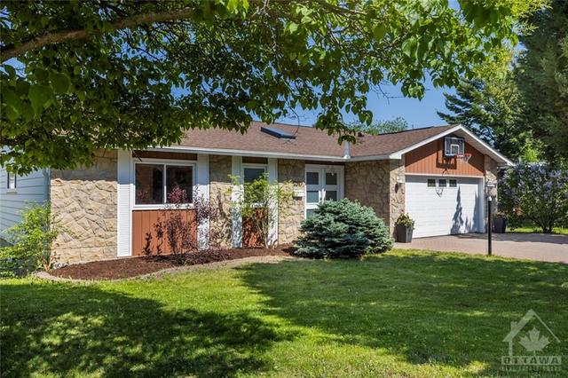 2517 Regina Street, House detached with 3 bedrooms, 3 bathrooms and 4 parking in Ottawa ON | Image 2