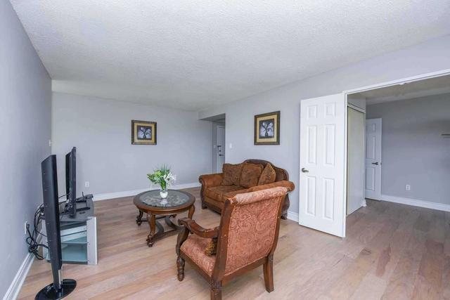 1109 - 5 Lisa St, Condo with 3 bedrooms, 2 bathrooms and 1 parking in Brampton ON | Image 7