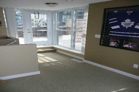 th8 - 31 Brunel Crt, Townhouse with 4 bedrooms, 3 bathrooms and 1 parking in Toronto ON | Image 2