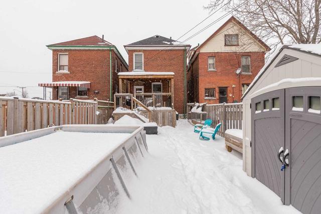 16 Garfield Ave N, House detached with 3 bedrooms, 2 bathrooms and 1 parking in Hamilton ON | Image 32