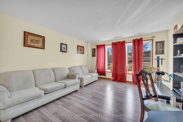 967 Stone Church Rd E, House semidetached with 3 bedrooms, 1 bathrooms and 3 parking in Hamilton ON | Image 6