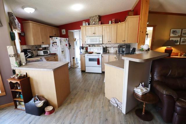 3474 Davy Road, House detached with 2 bedrooms, 2 bathrooms and null parking in Kootenay Boundary D BC | Image 11