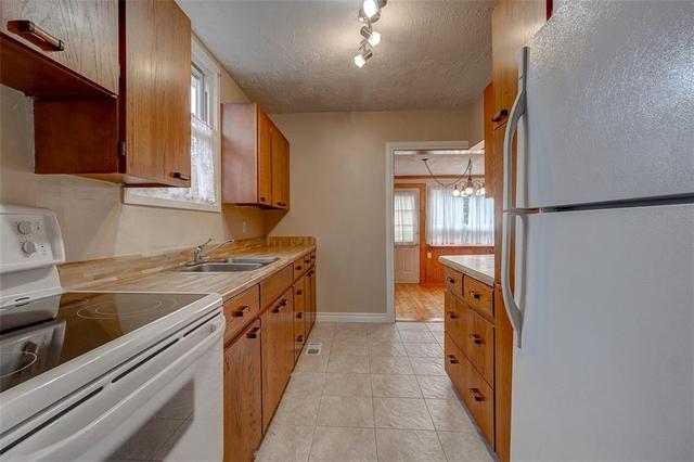 139 East 16th Street, House detached with 2 bedrooms, 1 bathrooms and 4 parking in Hamilton ON | Image 11