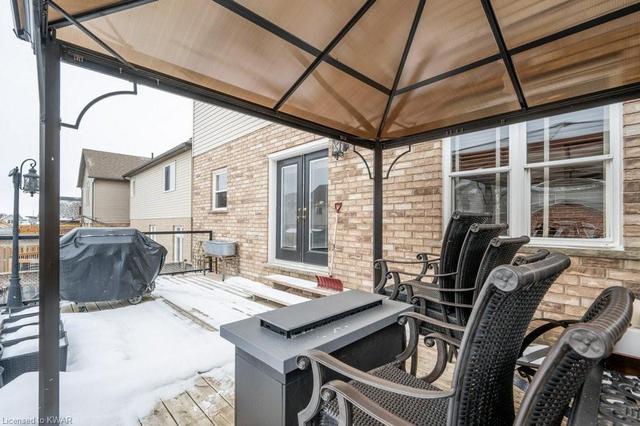 39 Woodbine Avenue, House detached with 4 bedrooms, 3 bathrooms and 4 parking in Kitchener ON | Image 40
