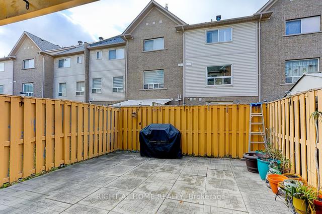16 Pat Brooks Terr, Townhouse with 3 bedrooms, 4 bathrooms and 2 parking in Toronto ON | Image 26