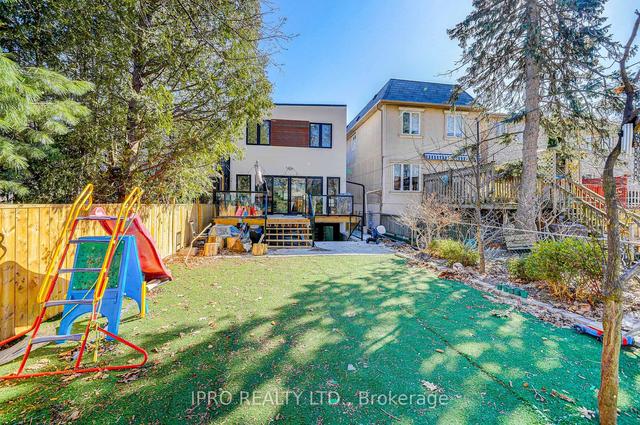 334 Cleveland St, House detached with 4 bedrooms, 4 bathrooms and 1 parking in Toronto ON | Image 27