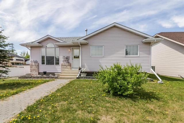 6 Hallgren Drive, House detached with 4 bedrooms, 3 bathrooms and 4 parking in Sylvan Lake AB | Image 2