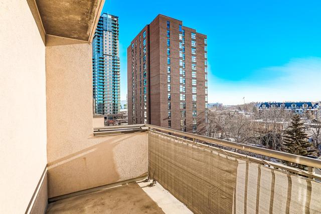 710 - 111 14 Avenue Se, Condo with 2 bedrooms, 1 bathrooms and 1 parking in Calgary AB | Image 4