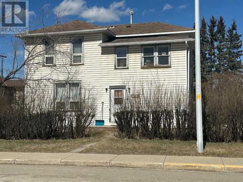 4726 47 Street, House detached with 2 bedrooms, 2 bathrooms and 4 parking in Olds AB | Card Image