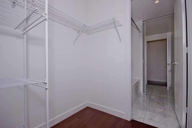 1109 - 33 Charles St E, Condo with 2 bedrooms, 1 bathrooms and 0 parking in Toronto ON | Image 13
