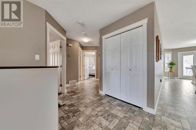 5106 54 Street, House detached with 6 bedrooms, 3 bathrooms and 4 parking in Vermilion River County AB | Image 7