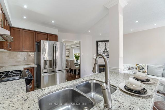 921 Tambourine Terr, House semidetached with 3 bedrooms, 4 bathrooms and 3 parking in Mississauga ON | Image 10