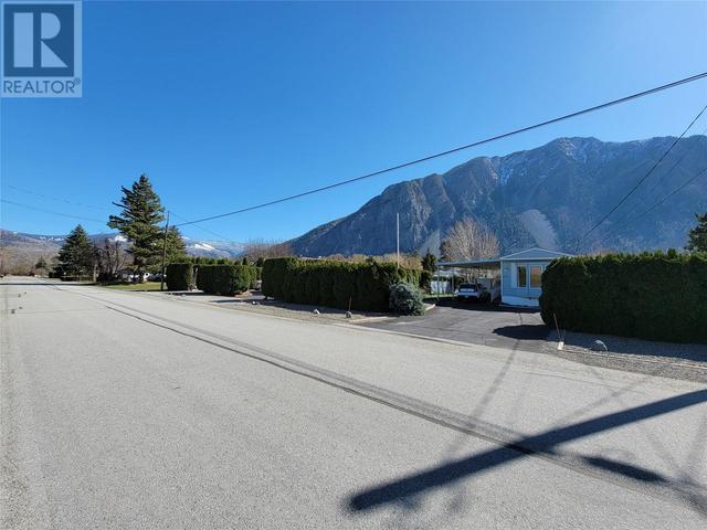 715 10th Avenue, House detached with 2 bedrooms, 2 bathrooms and null parking in Keremeos BC | Image 32