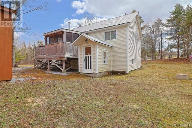 6769 - 101 Route, House detached with 3 bedrooms, 1 bathrooms and null parking in Petersville NB | Image 31