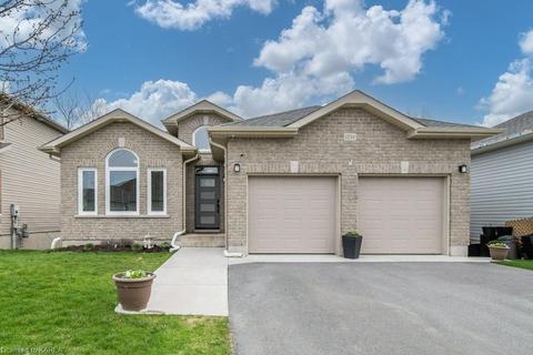 1234 Mazzolin Crescent, House detached with 3 bedrooms, 3 bathrooms and 6 parking in Kingston ON | Card Image
