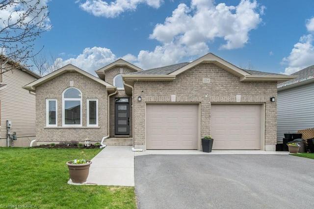 1234 Mazzolin Crescent, House detached with 3 bedrooms, 3 bathrooms and 6 parking in Kingston ON | Image 1