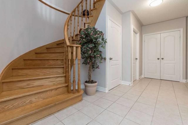 7181 Lantern Fly Hllw, House detached with 4 bedrooms, 3 bathrooms and 6 parking in Mississauga ON | Image 18