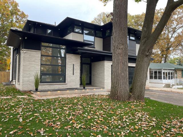 530 Pineland Ave, House detached with 4 bedrooms, 5 bathrooms and 4 parking in Oakville ON | Image 5
