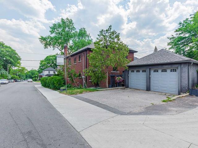 upper - 2 Larkin Ave, House detached with 2 bedrooms, 1 bathrooms and 1 parking in Toronto ON | Image 29