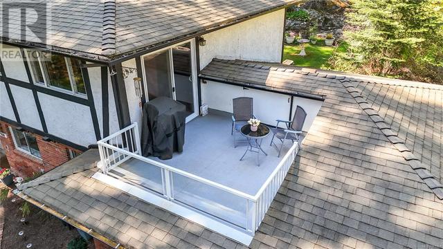 960 Carolwood Dr, House detached with 3 bedrooms, 2 bathrooms and 6 parking in Saanich BC | Image 29