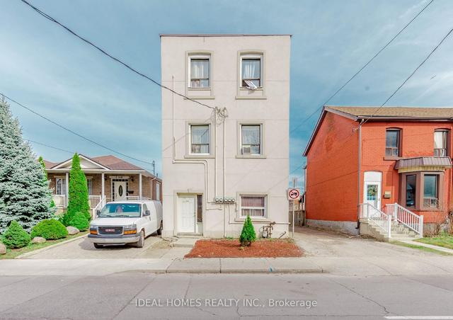 184 Queen St N, House detached with 5 bedrooms, 5 bathrooms and 6 parking in Hamilton ON | Image 1