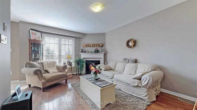 1890 Liatris Dr, House attached with 4 bedrooms, 4 bathrooms and 2 parking in Pickering ON | Image 3